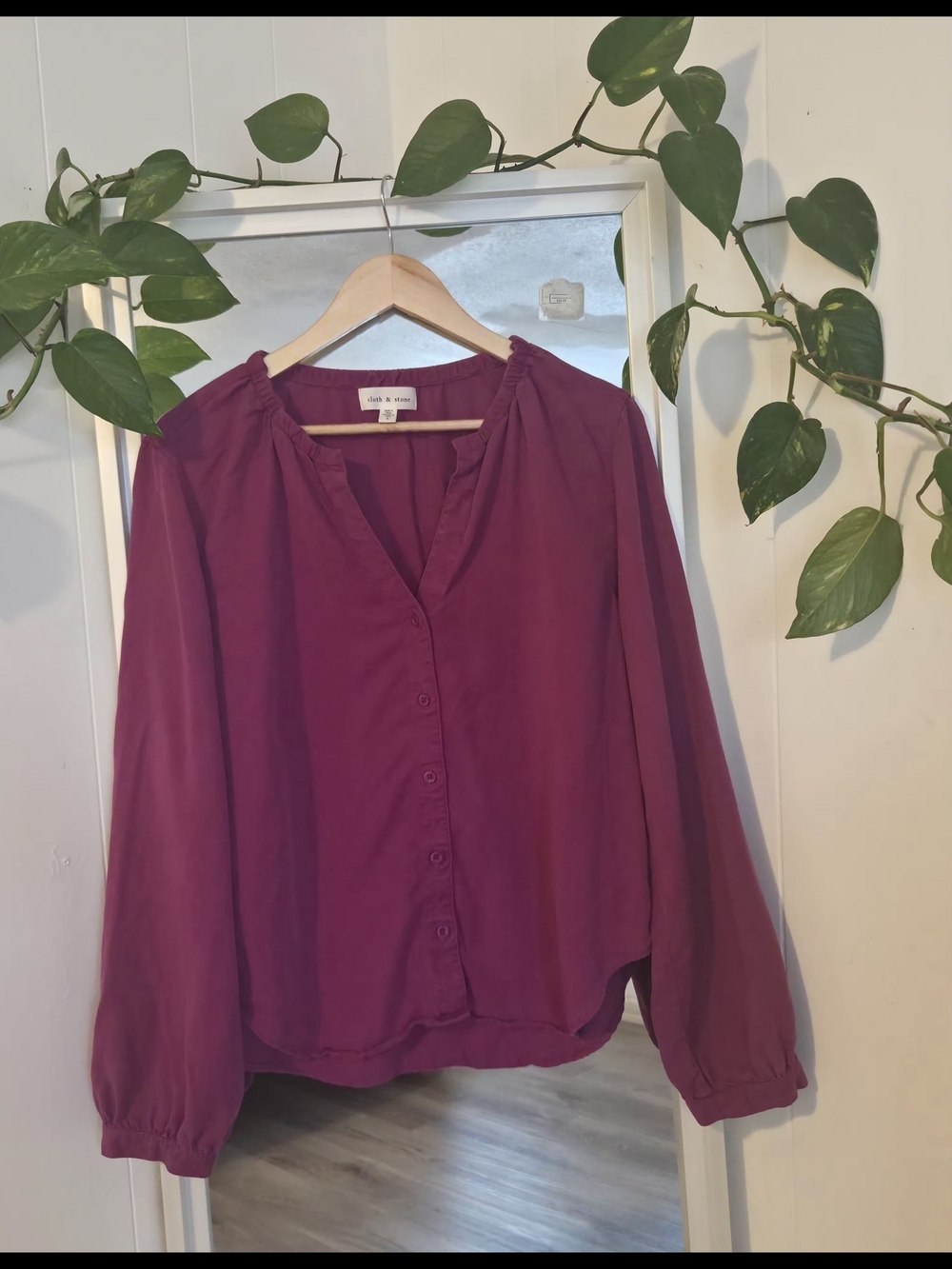 cloth & stone Magenta Gathered Button-Up ShirtCloth & Stone - Picture 6 of 13